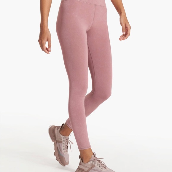 Vuori Washed Studio Leggings - Picture 2 of 11